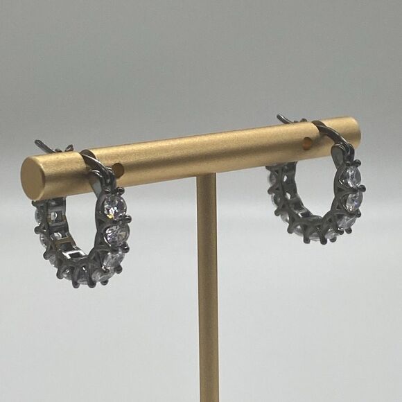 ✨🆕✨ Elegant Silver Plated Zircon Hoop Earrings ✨Avail in Black✨LAST PAIR ✨ - Picture 6 of 12